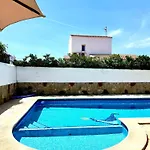 Con Piscina Privada Cerca Del Mar Casa de Férias *