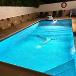 Con Piscina Privada Cerca Del Mar Casa de Férias *