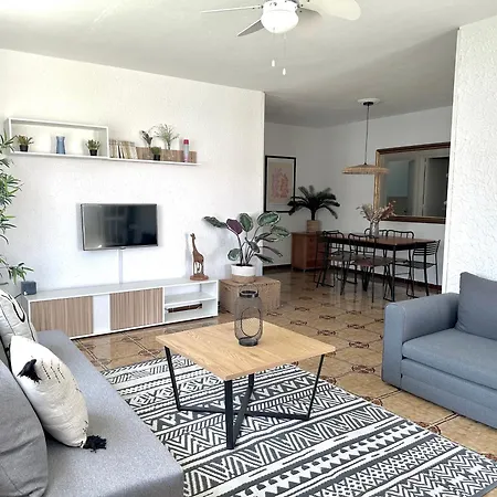 Con Piscina Privada Cerca Del Mar