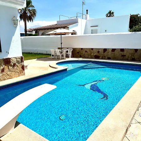 Con Piscina Privada Cerca Del Mar Holiday home